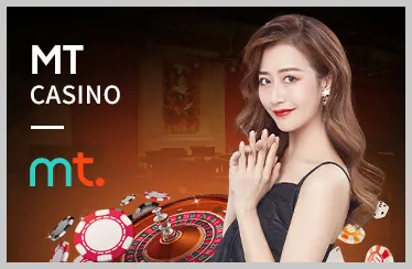 Hai võ sĩ quyền anh đang đối đầu trong sàn đấu